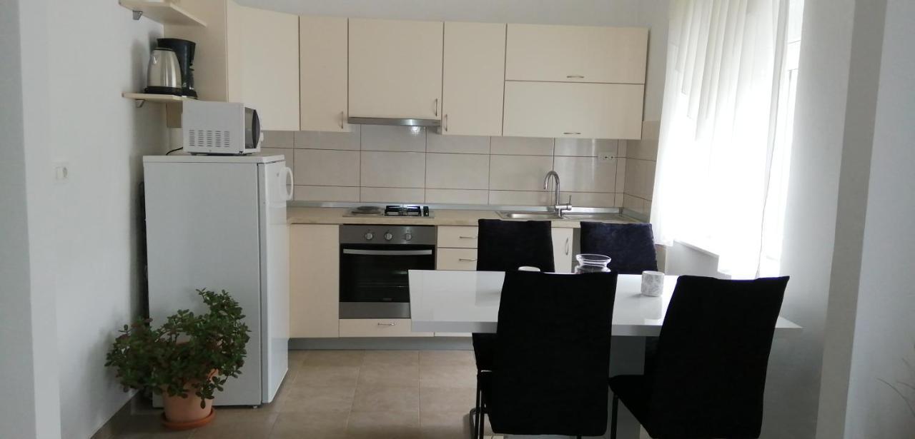 Apartman Borna สตารีกราด-ปาเคลนีซา ภายนอก รูปภาพ